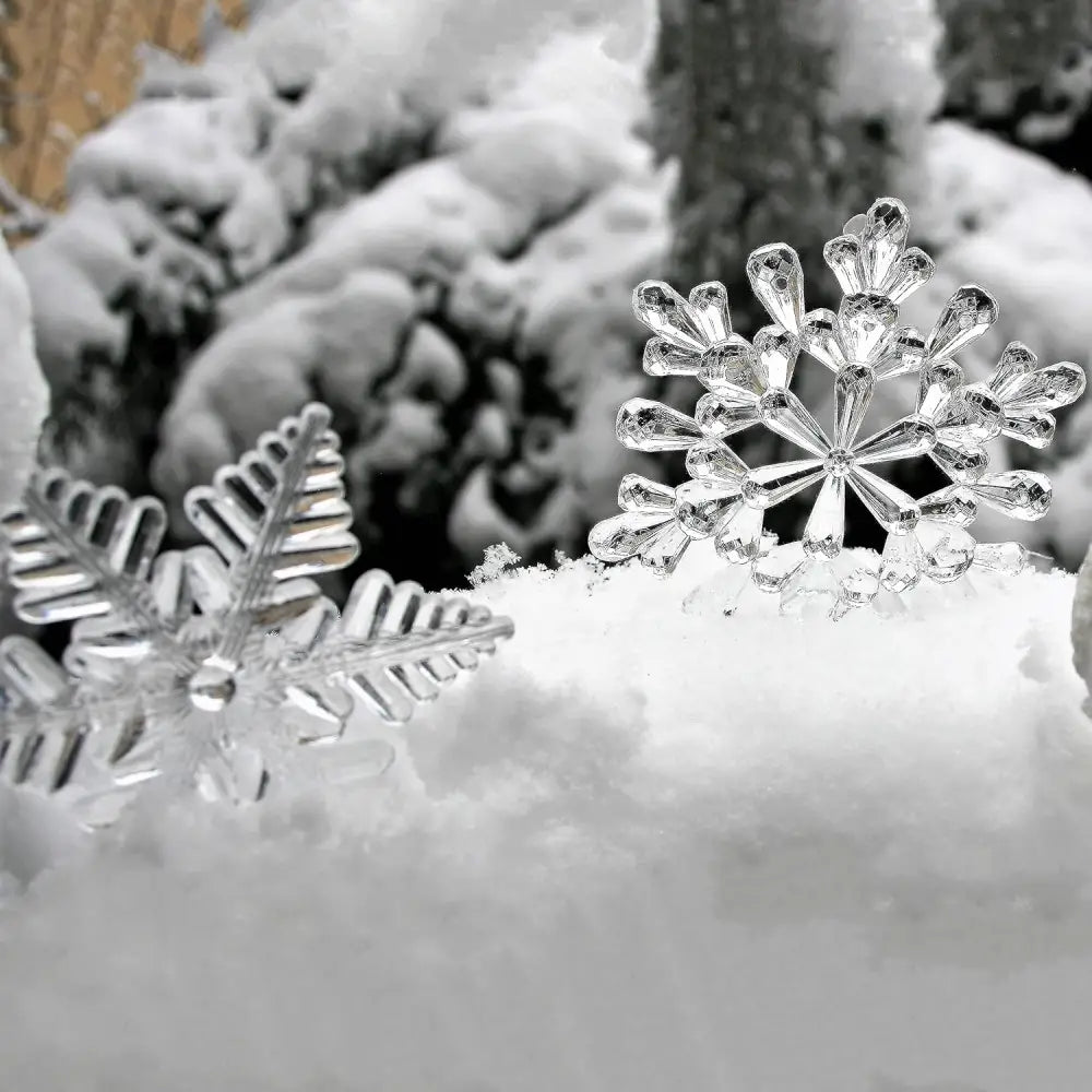 4E’s Novelty 12 Pack Clear Glass Snowflake Ornaments – Sparkling Christmas Tree Decorations Handcrafted Holiday Charm