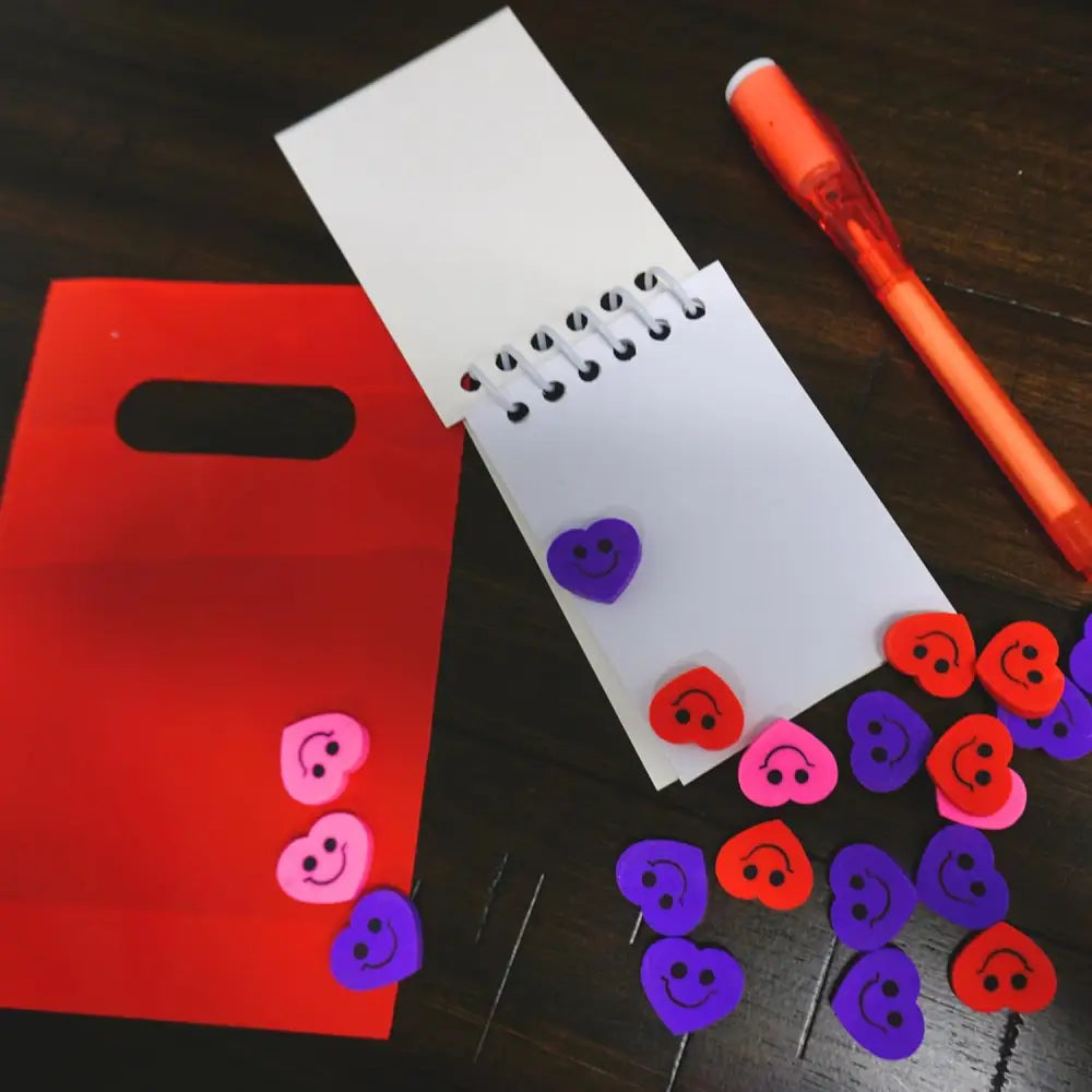4E’s Novelty 144-Pack Mini Heart Erasers – Candy Alternative Valentine Party Favors for Kids