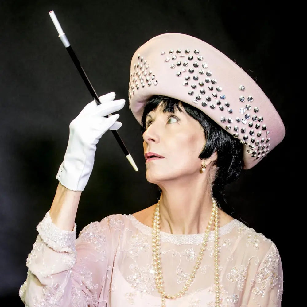 4E’s Novelty 2 Fake Cigarettes & 2 Long Cigarette Holders – 3.25’’ Prop Cigarettes with Smoke 13.25’’ Holder