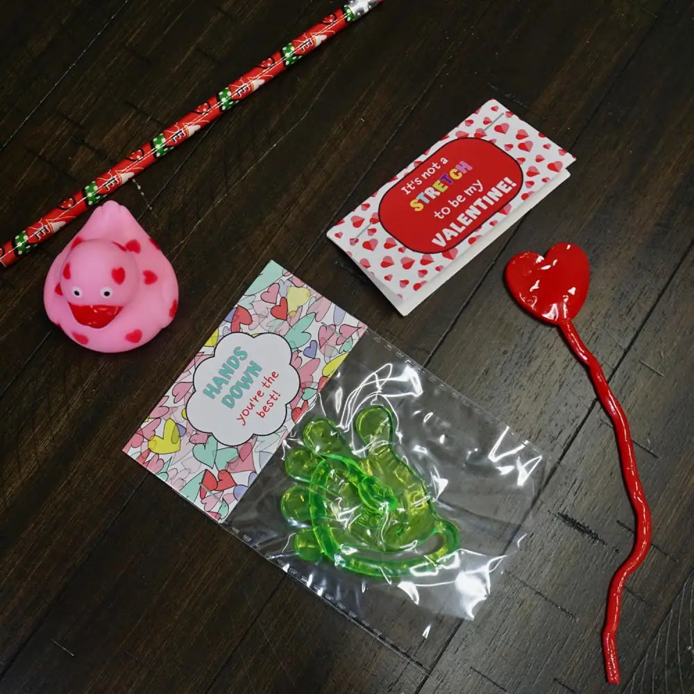 4E’s Novelty 32-Pack Slappy Hands with Valentine Cards – Stretchy Toys for Classroom Fun