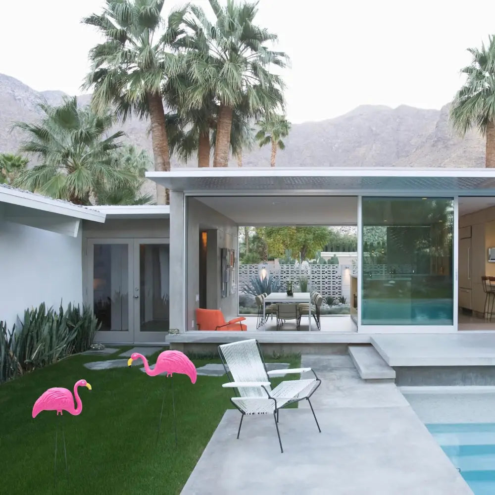 4E’s Novelty Vibrant Pink Flamingo Yard Decorations – Set of 2 Lawn Ornaments for Tropical Flair
