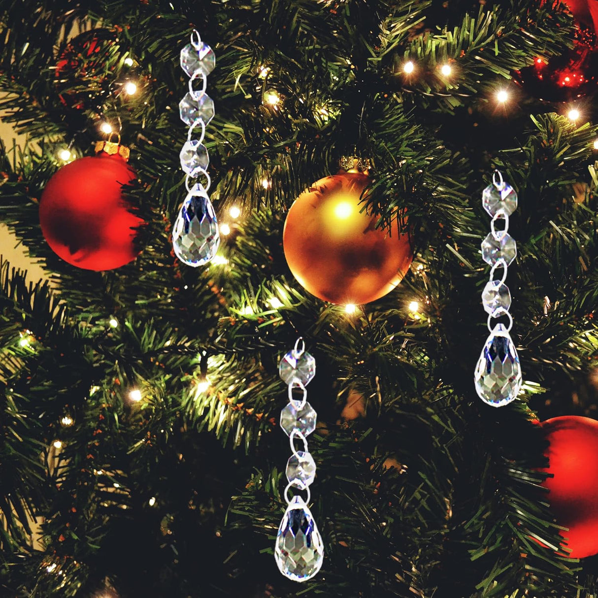 4E's Novelty 26 Pack Teardrop Acrylic Crystal Beads for Christmas Ornaments and Wedding Decor by 4E's Novelty"