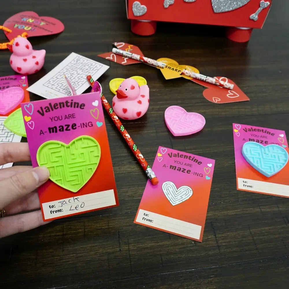 4E’s Novelty 72-Pack Heart Maze Valentine Cards – Bulk Party Favors for Kids’ School Exchange