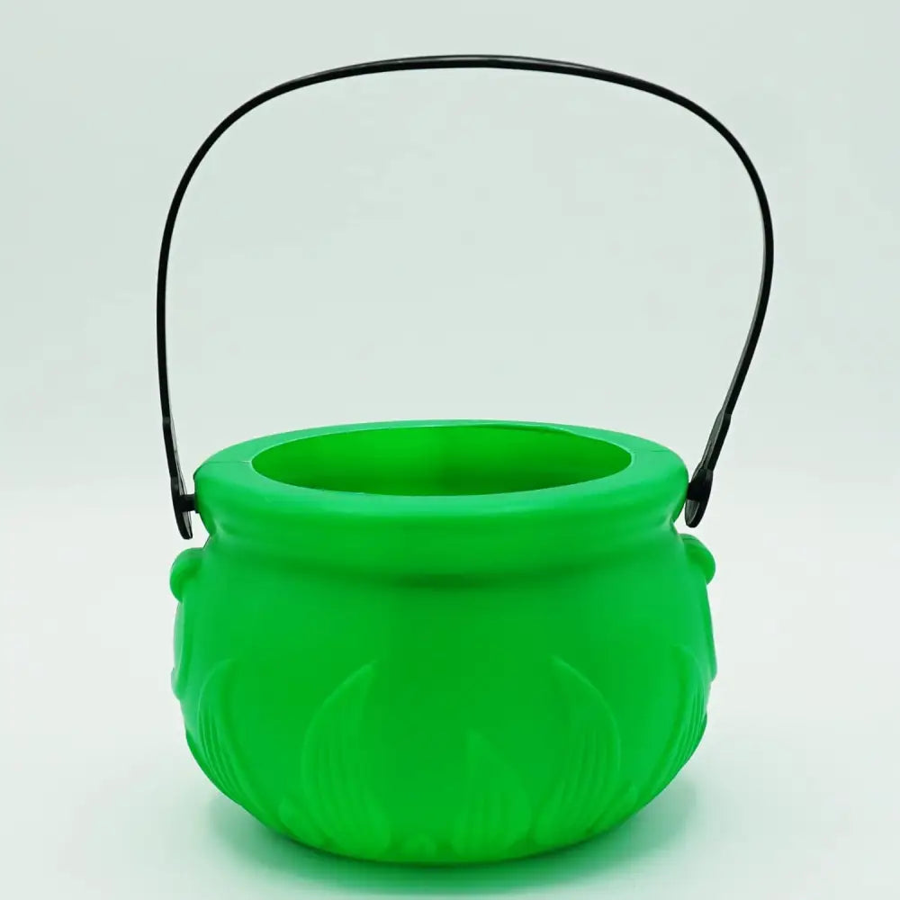 4E’s Novelty St. Patrick’s Day Pot of Gold with 100 Lucky Coins – Leprechaun Decorations Green & Gold Coins for Irish