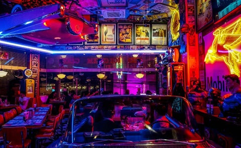 How to Choose the Perfect Party Color Scheme